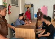 Kejari Medan Terima Tersangka Kurir Ganja 151 Kg Dari Kejagung