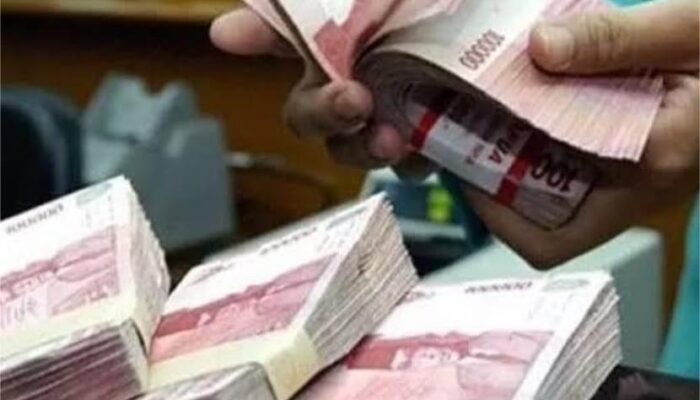 Saldo Kelompok Nasabah Menengah Ke Atas Susut