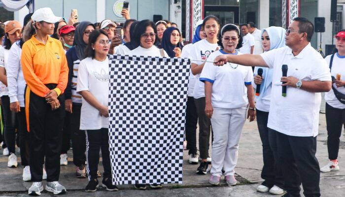 Wali Kota Siantar Fun Walk Sehat Bersama Bidan Indonesia