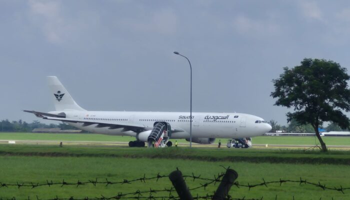 Penerbangan Saudi Airlines Rute Jeddah-Surabaya Dialihkan Ke KNIA