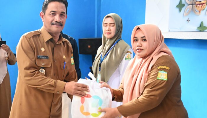 Bersama InJourney, Wabup Aceh Besar Salurkan 300 Paket Sembako