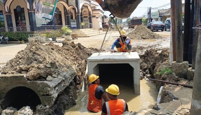 SDABMBK Terus Kebut PemasanganU-Ditch Atasi Banjir Di Medan Johor