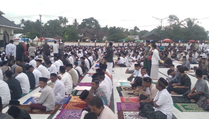 Hujan Deras Tak Halangi Jamaah Syattariyah Shalat Idul Adha