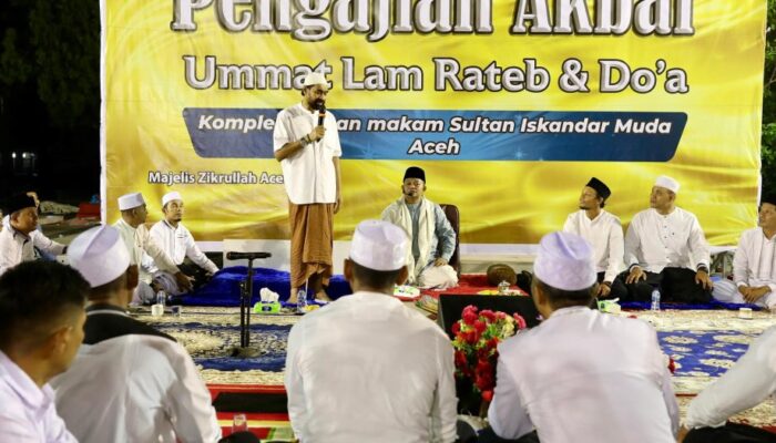 Mualem Hadiri Zikir Akbar Di Makam Sultan Iskandar Muda
