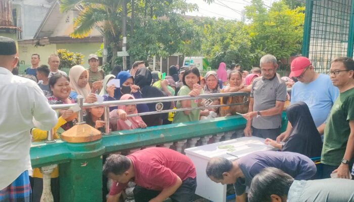 BKM Al Munawwaroh Bagikan 650 Kantong Daging Kurban