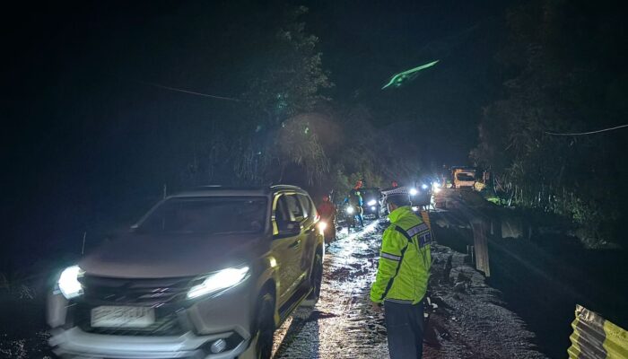 Jalan Nasional Lae Pondom Amblas, Arus Lalu Lintas Diatur Polisi