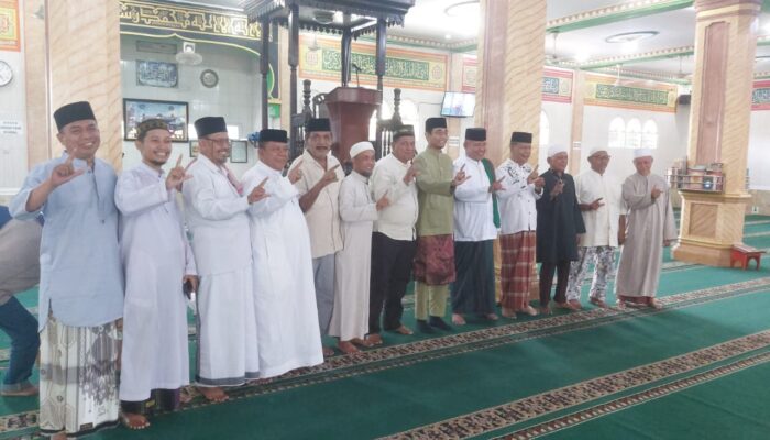 Chairman IIYL Asia-Singapore Jadi Khatib Jumat Di Masjid Raya Pangkalan Brandan