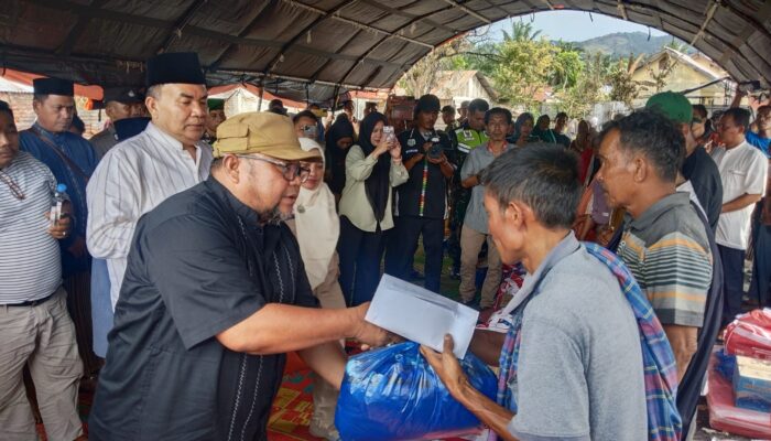 Kebakaran Hanguskan Rumah Di Desa Lingga Alas, Bupati Agara Turun Beri Bantuan