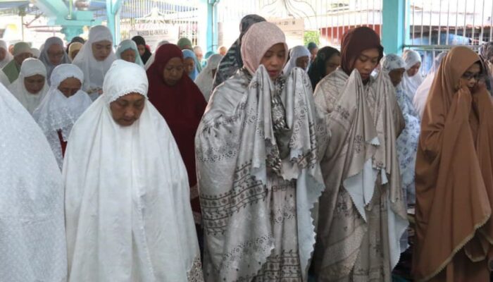 Wakil Wali Kota Pematangsiantar Sholat Idul Adha Bersama Warga
