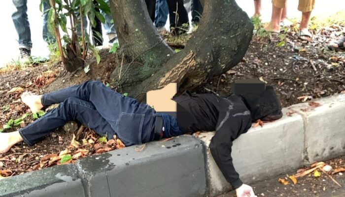 Pengendara Sepeda Motor Ditemukan Meninggal Di Trotoar, Diduga Kecelakaan Tunggal