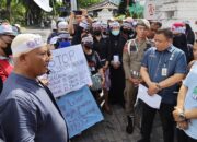 Ratusan Guru Medan Aksi Damai DiBalai Kota Tuntut Transparansi TPP