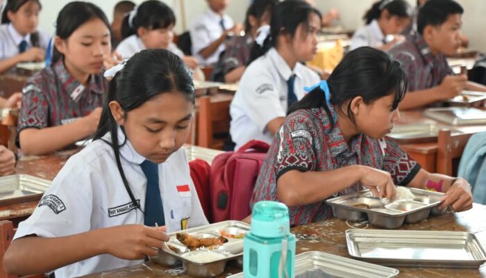 MBG Launching Di SMPN 1 Dolok Sanggul