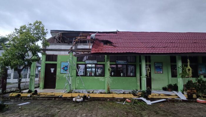 Angin Kencang Rusak Sembilan Rumah Dan Satu Sekolah di Aceh Besar