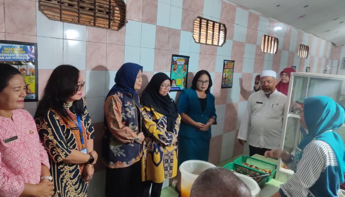 Pastikan Makanan Sehat, Pemkab Deliserdang Cek Kualitas Makanan Di Kantin Sekolah Dasar