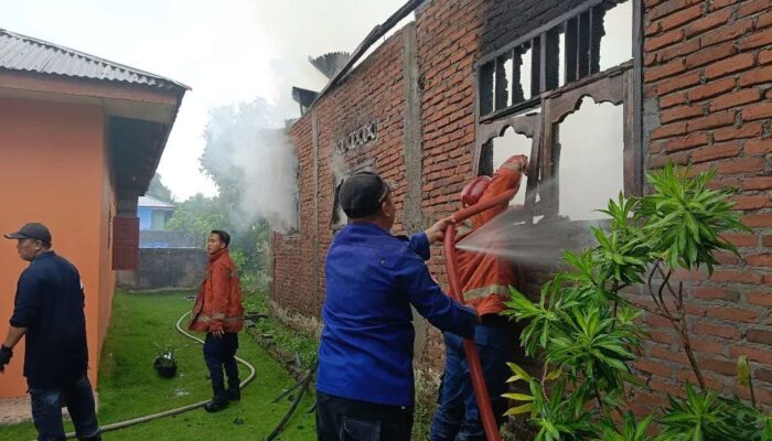 Kebakaran Hanguskan Rumah Di Binjai Timur, Tiga Keluarga Mengungsi