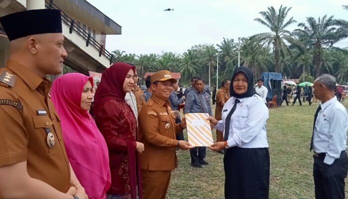 Bupati Palas Lantik 358 PPPK
