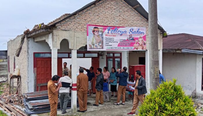 Desa Hutagurgur Diterjang Angin Puting Beliung