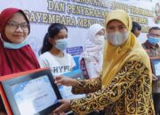 Kisah Nina Nola Boangmanalu; Dari Guru Bahasa Inggris Hingga Penulis Cerita Anak Dwibahasa