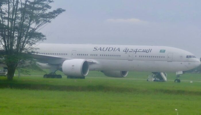 Pesawat Saudi Airlines Mendarat Darurat Di KNIA