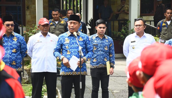 Lom Lom Suwondo Lepas Kontingen PMR Deliserdang Ke Jumbara Sumut