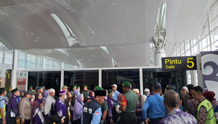 442 Jemaah Haji Diterbangkan Kembali Ke Jakarta