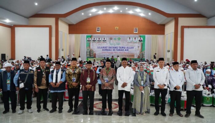 360 Jemaah Haji Kloter 6 Asal Langkat Tiba Di Tanah Air
