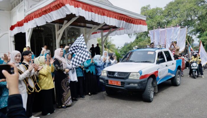 Ketua PKK Aceh Lepas Kirab Harganas Ke Sumut