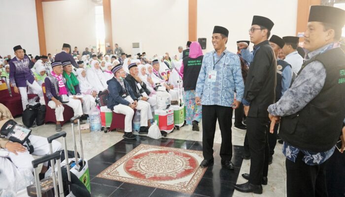 Wali Kota Medan Sambut Kepulangan Jemaah Haji Kloter 9 Asal Kota Medan
