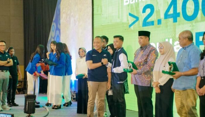 Siswa Bimbel Dukungan PalmCo Cetak Prestasi