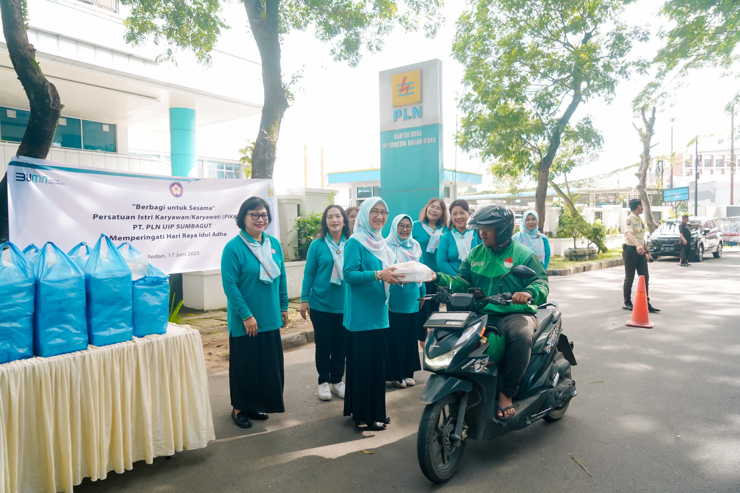 PIKK PLN UIP SBU Berbagi Makanan Gratis Dan Gelar Talkshow Kesehatan