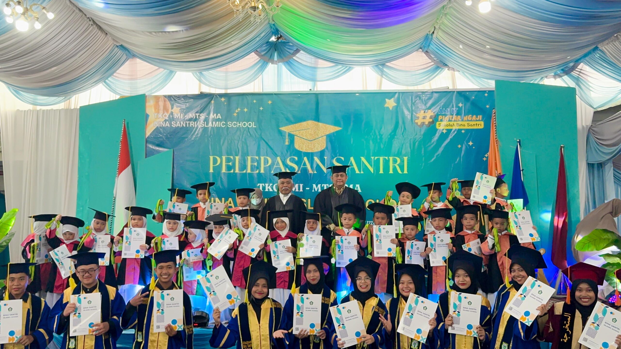 Wisuda Akbar Bina Santri Islamic School Meriah