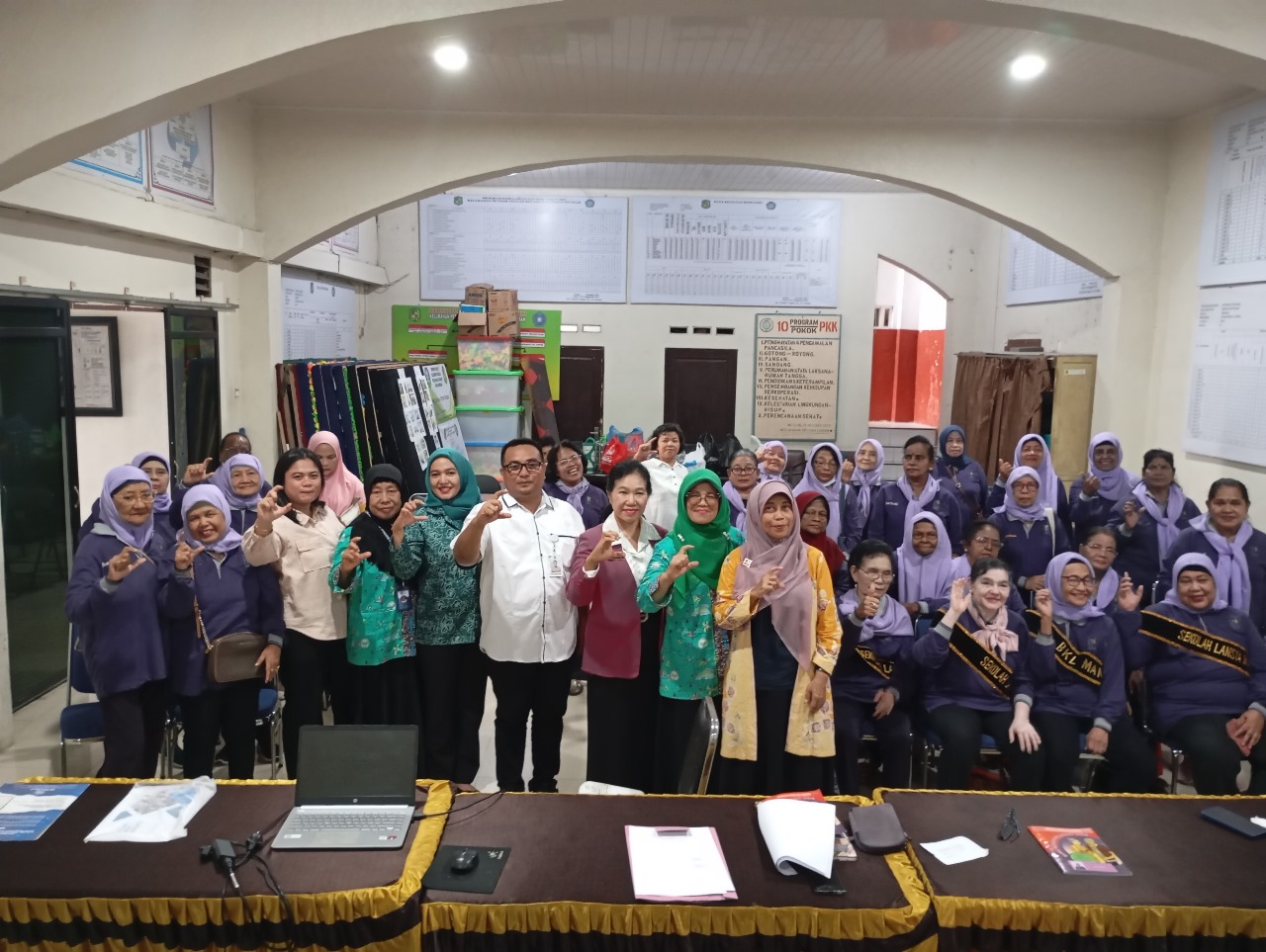 Tim PKM Unimed Dampingi SLM Buat Buku Pedoman