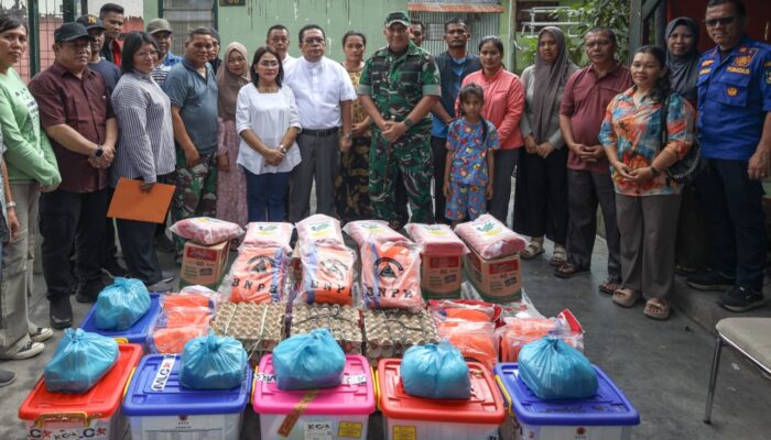 Wali Kota Pematangsiantar Serahkan Bantuan Korban Kebakaran Perumahan Rindam I/BB
