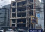 Langgar Garis Sempadan, Bangunan 4 Lantai, 1 Basement Tak Kunjung Dibongkar