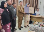 Bupati Salim Fakhry Serahkan Bantuan Bagi Keluarga Kurang Mampu Di Aceh Tenggara