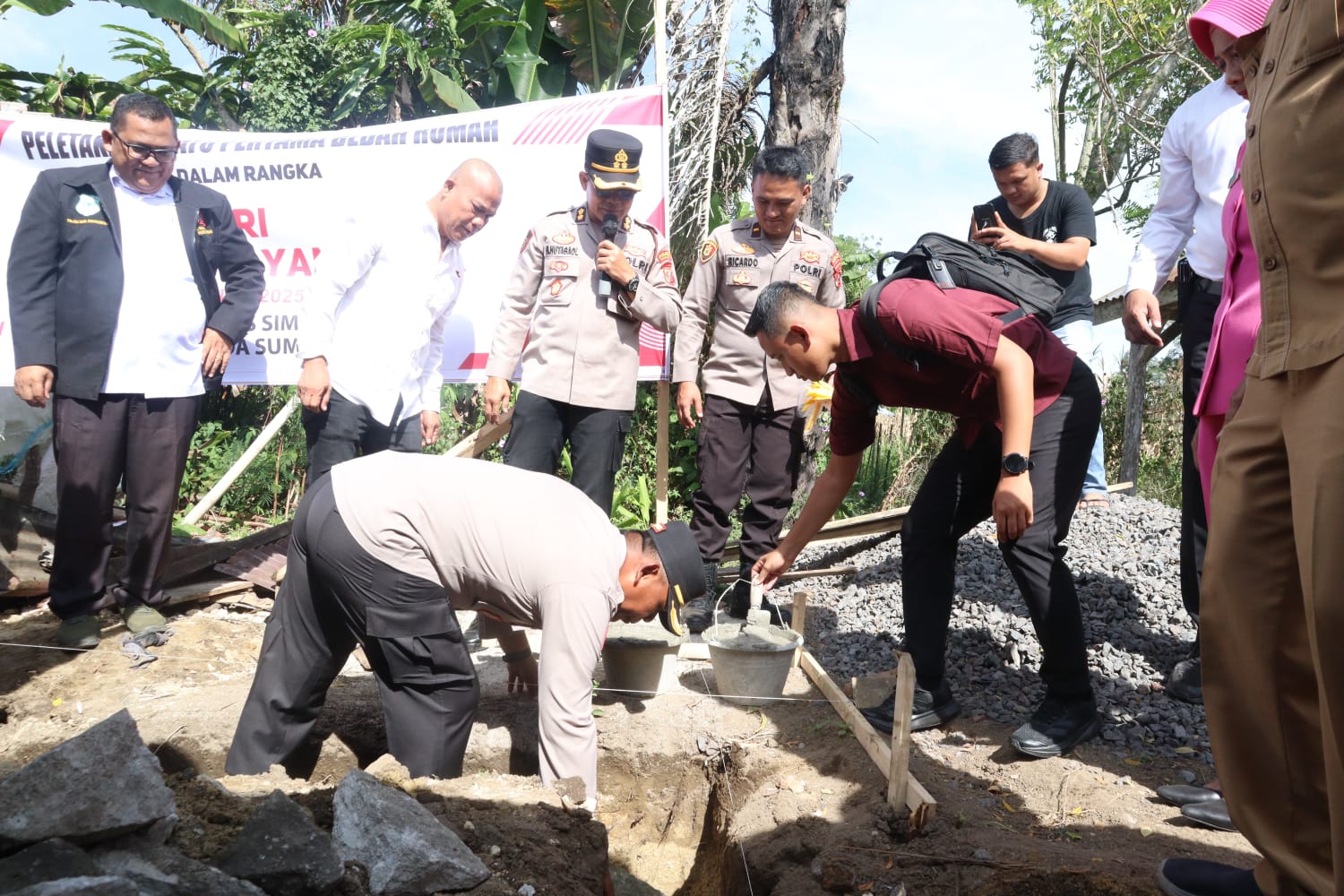 Rumah Impian Di Usia Senja: Kebaikan Polres Simalungun Mengukir Senyum Bahagia Lansia