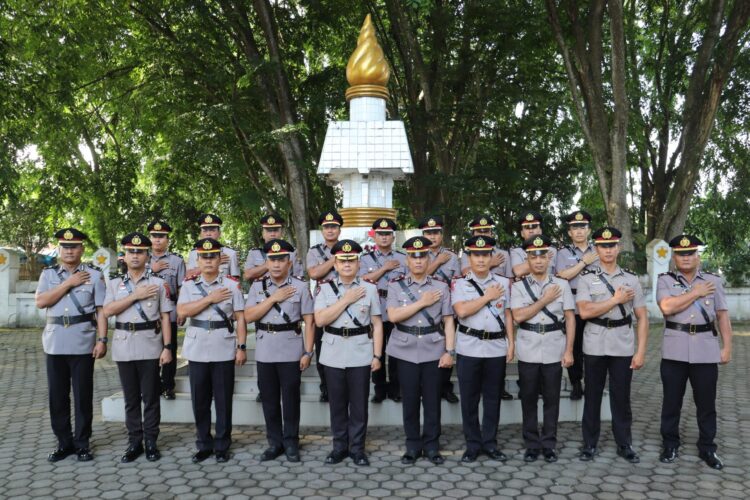 Polres Langkat Ziarah Dan Tabur Bunga Di Taman Makam Pahlawan P. Brandan 