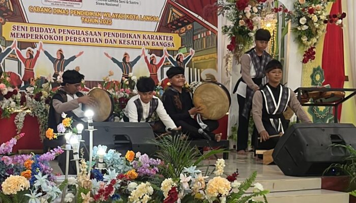 Borong Medali, SMAN 3 Langsa Raih Juara Umum Di FLS3N