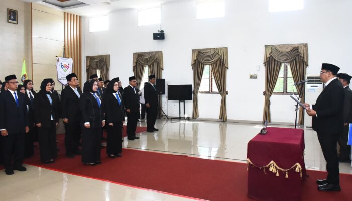 Asri Ludin Tambunan Kukuhkan Tim Pembina Posyandu Deliserdang