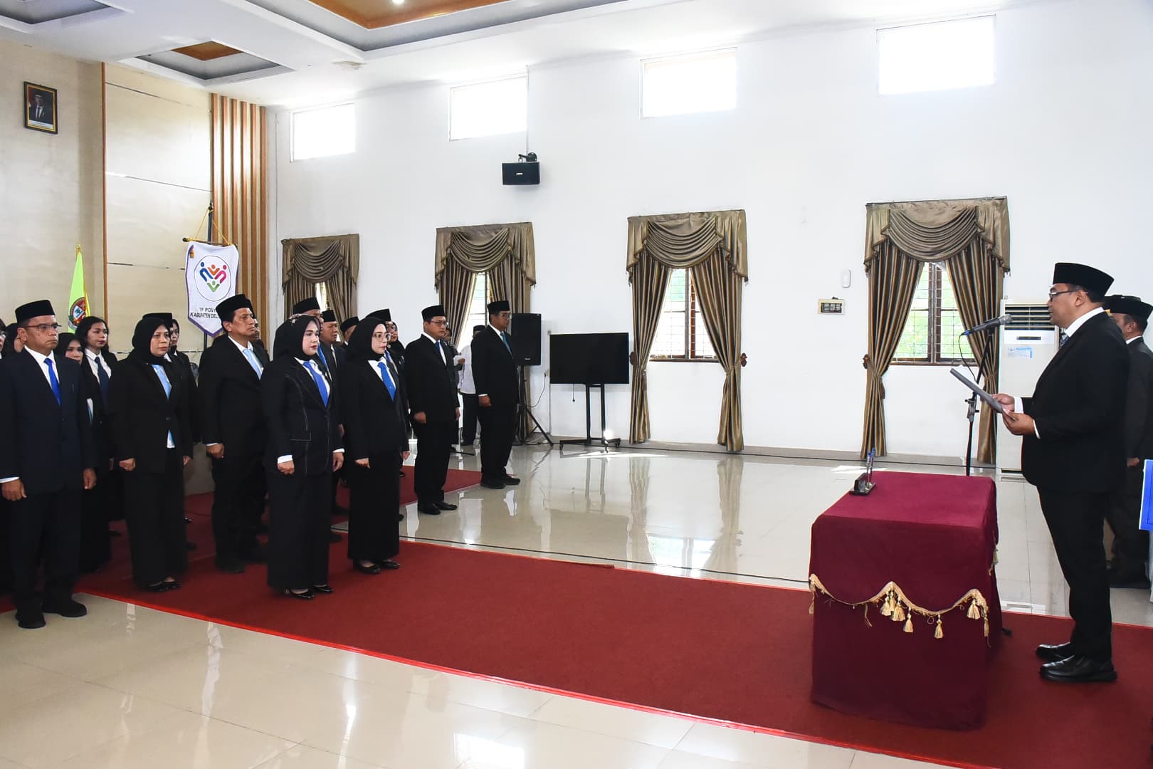 Asri Ludin Tambunan Kukuhkan Tim Pembina Posyandu Deliserdang