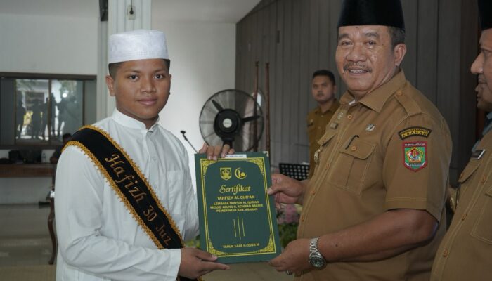 Bupati Wisuda Santri Lembaga Tahfidz Al-Qur’an Pemkab Asahan