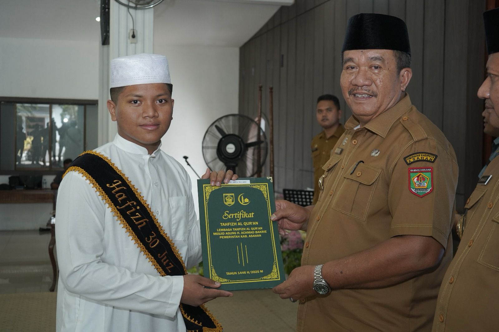 Bupati Wisuda Santri Lembaga Tahfidz Al-Qur’an Pemkab Asahan