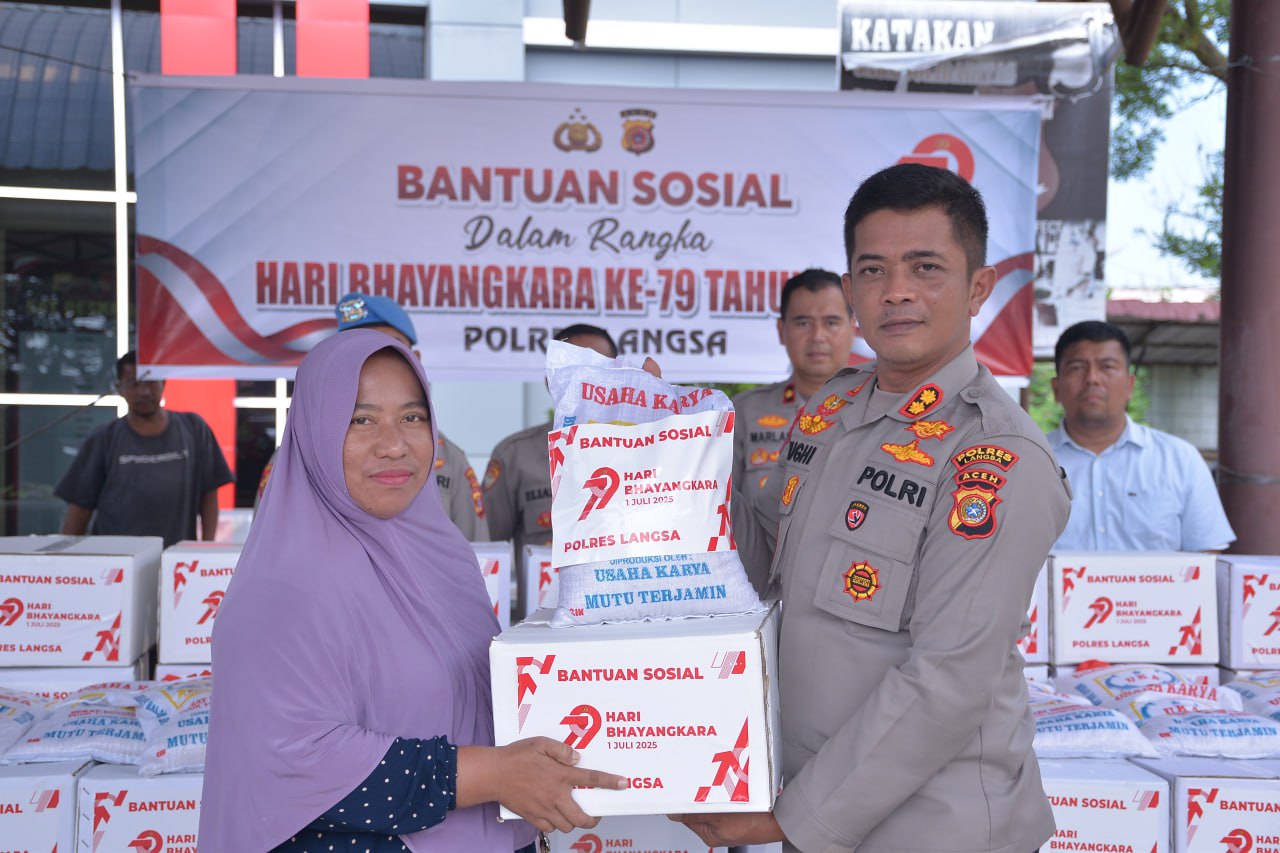 Sambut HUT Bhayangkara, Polres Langsa Salurkan 200 Paket Sembako