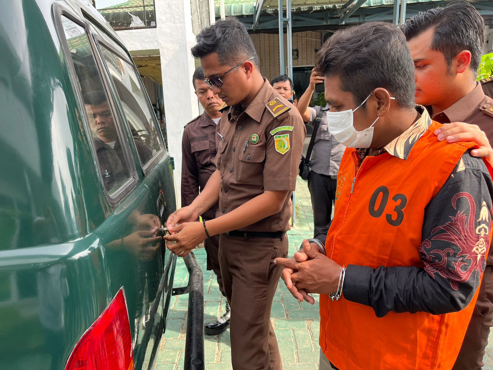 Pakai Dana Desa Ke Tempat Hiburan, Mantan Pj Kades Rasau Ditahan Kejari Labusel