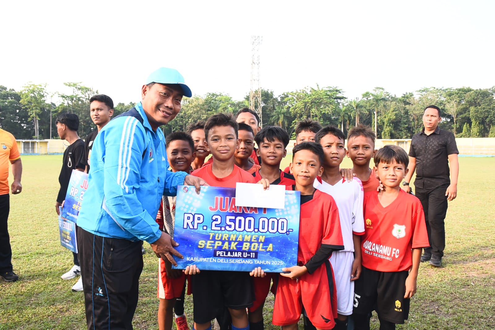 Wabup Deliserdang Tutup Turnamen Sepakbola Kelompok Umur