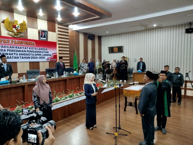 Gantikan Maimul Mahdi, Ismail Resmi Dilantik PAW Anggota DPRK Langsa