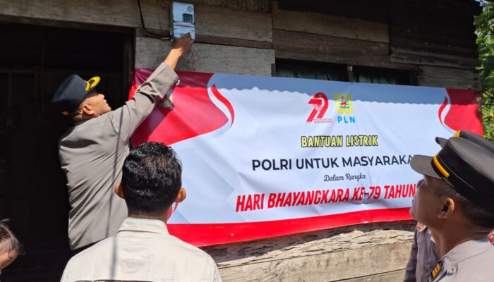 Polres Sabang Pasang Listrik Gratis Warga Kurang Mampu