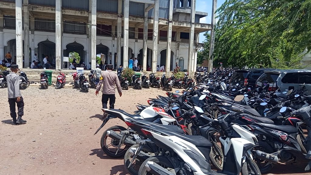 Patroli Polisi Amankan Sholat Jumat Di Masjid-masjid Banda Aceh