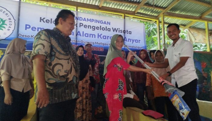 Dosen FIK Unimed Edukasi Pengelola Objek Wisata Karang Anyar