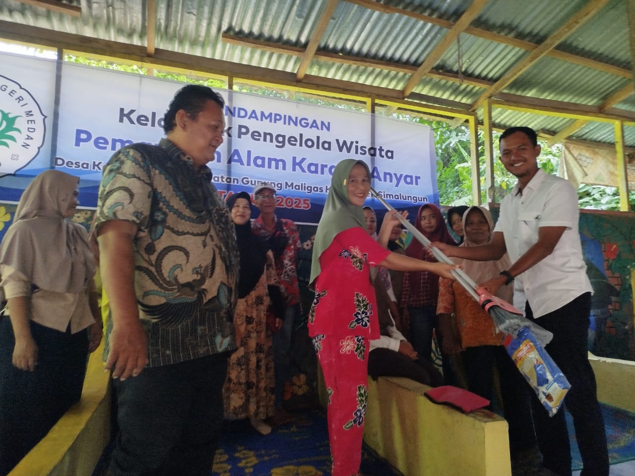 Dosen FIK Unimed Edukasi Pengelola Objek Wisata Karang Anyar